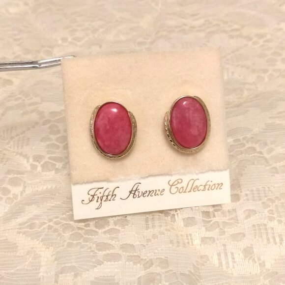 Vintage Genuine Pink Coral Gold Tone Oval Non-Pierced Screw Clip Earrings - Picture 3 of 8